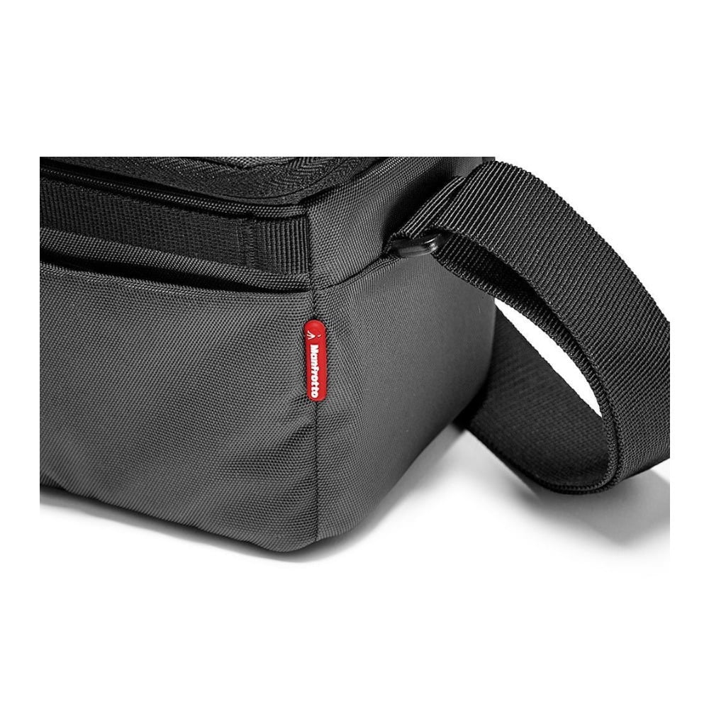 Gray Camera Shoulder Bag with 32GB SDHC Card Z7563
