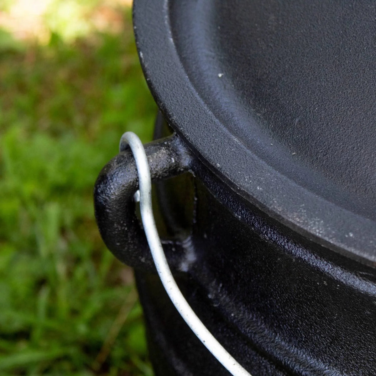 16 Inch 9 Gallon Cast Iron Dutch Oven U577265
