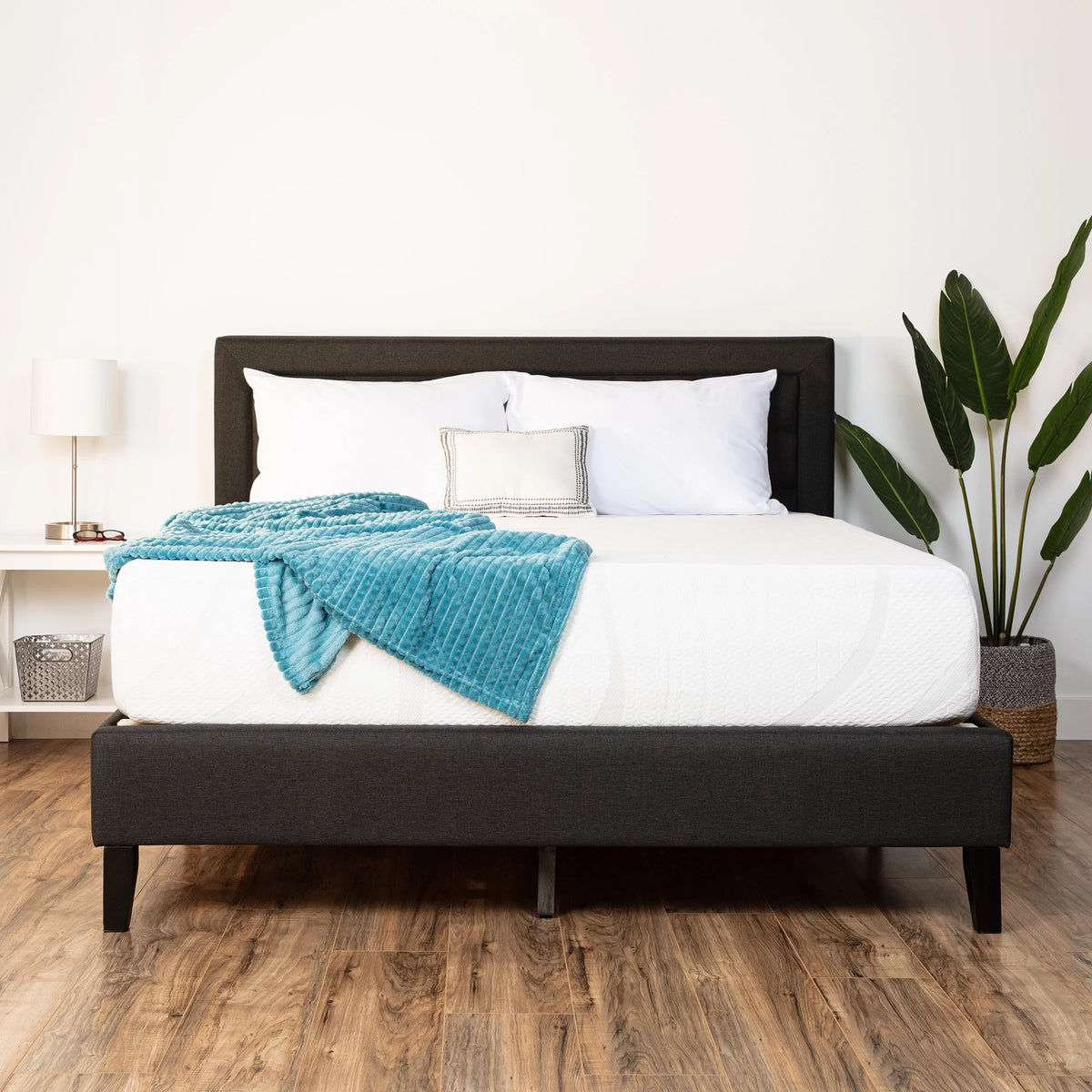 12in Full Size Medium-Firm Memory Foam Mattress B99539